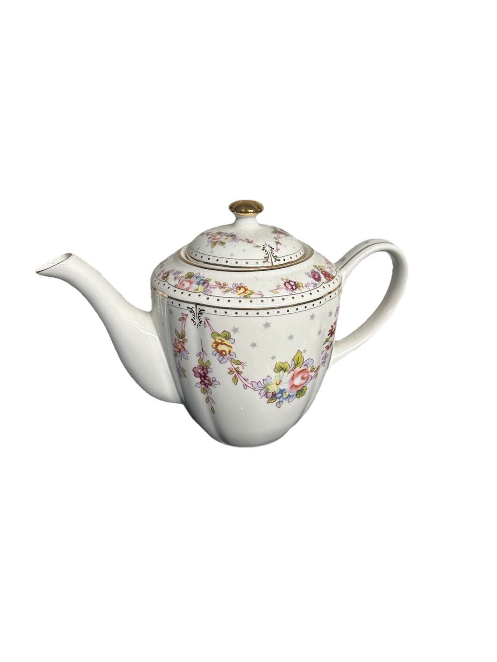 Global Design Collections Wade Williams Teapot Floral Garland Pattern White
